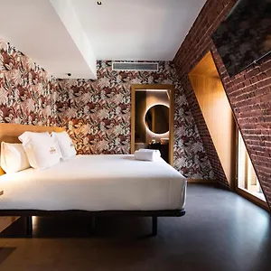 2* Hotell Atari
